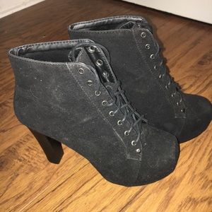 Black heel boots